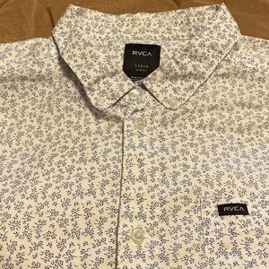 Men’s LargeSlim Fit RVCA Button-Up Short Sleeve Shirt